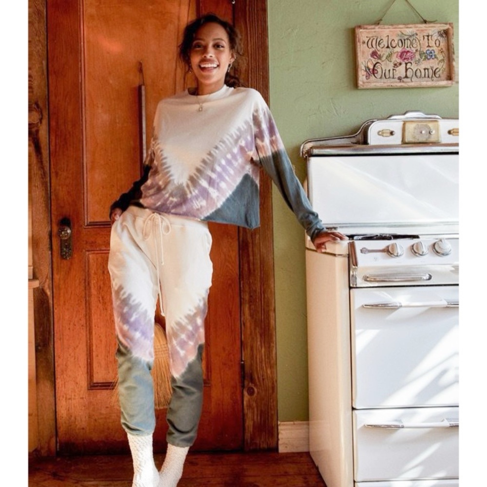 HP🎉 Daydreamer Tie Dye Long Sleeve Crop Tee